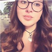 Diplomata al Liceo Classico, attualmente studentessa universitaria di giurisprudenza. Ripetizioni di Italiano